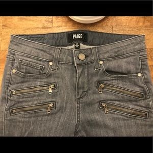 Cute Paige Grey Skinny Jeans, Size 26 👖